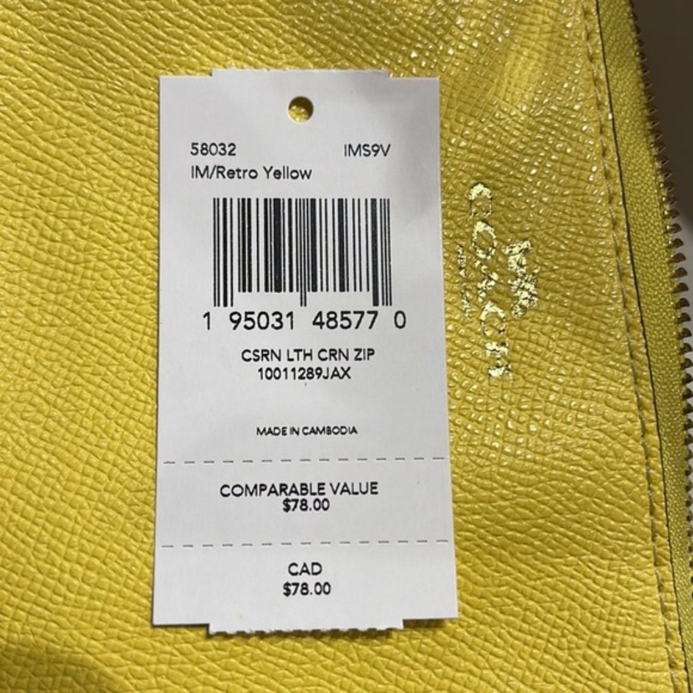 Coach Corner Zip Wristlet Gold / Retro Yellow Leather - Picture 2 of 8